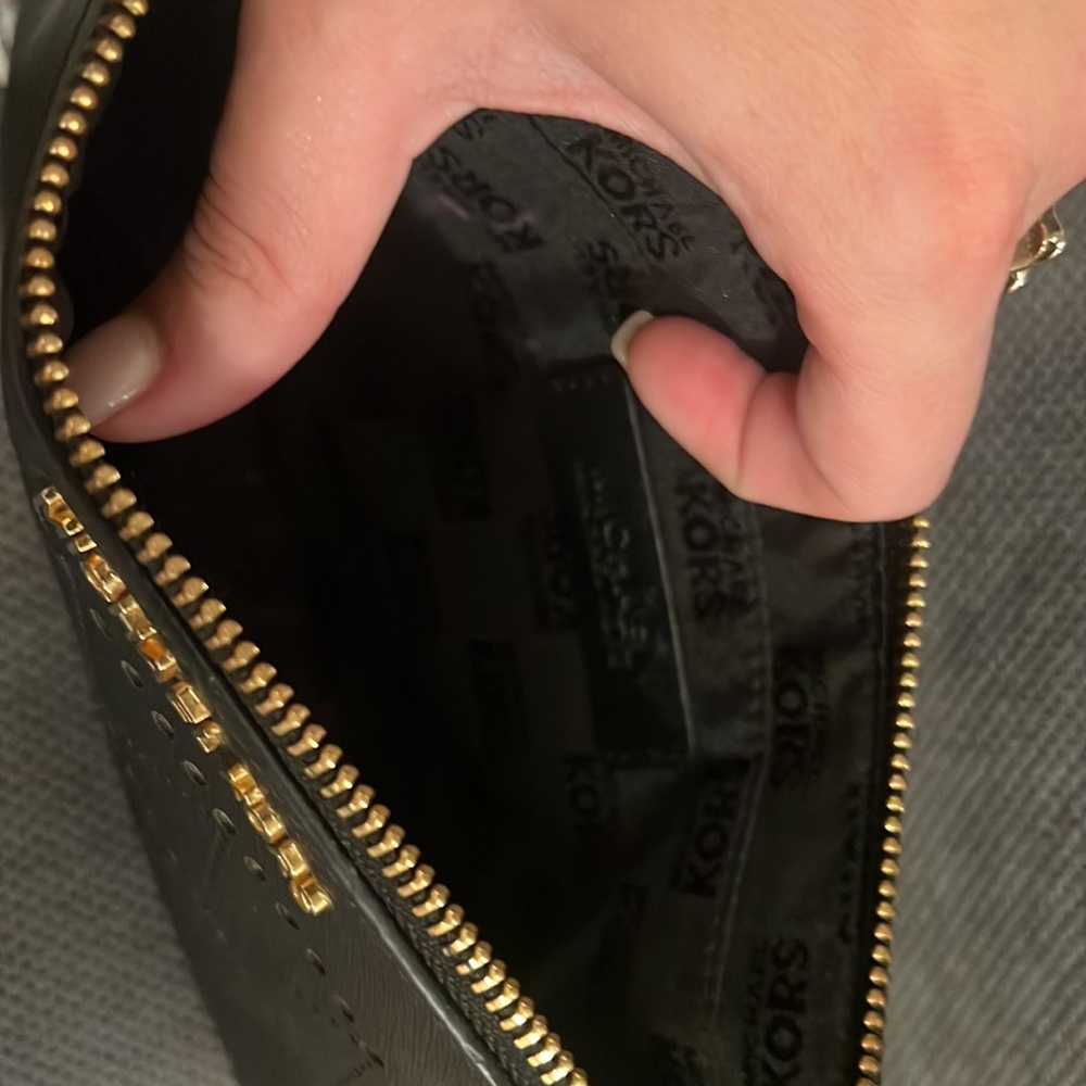Euc michael kors wristlet - Picture 2 of 2